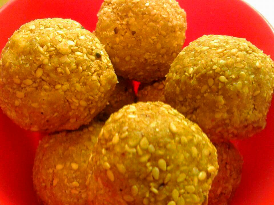 Til Mawa Ladoo Recipe